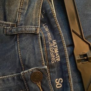 Size 11 SO ultimate low rise jeggings